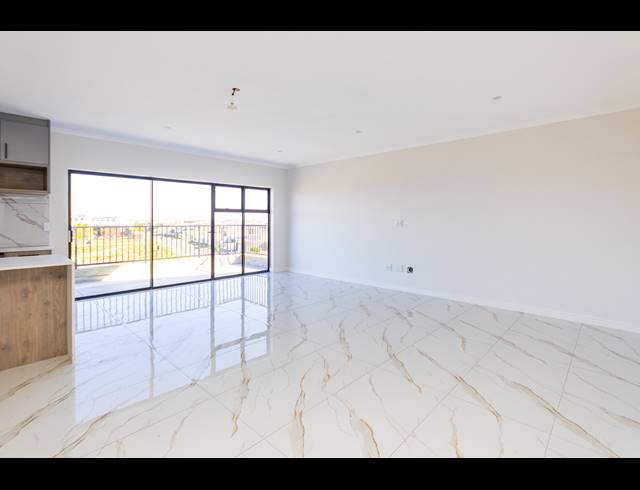 3 BEDROOM APARTMENT FOR SALE IN SANDOWN